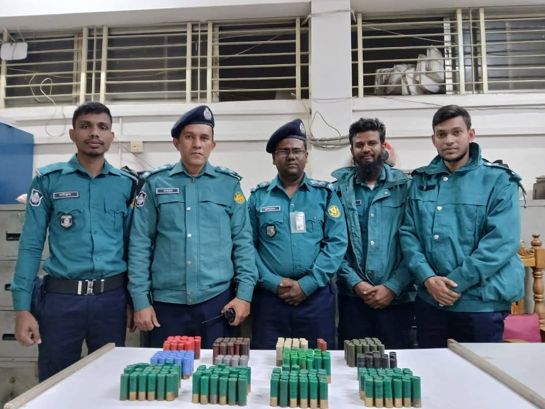 পরিত্যক্ত অবস্থায় ২৮২ রাউন্ড শটগানের গুলি উদ্ধার করেছে বিমানবন্দর থানা পুলিশ