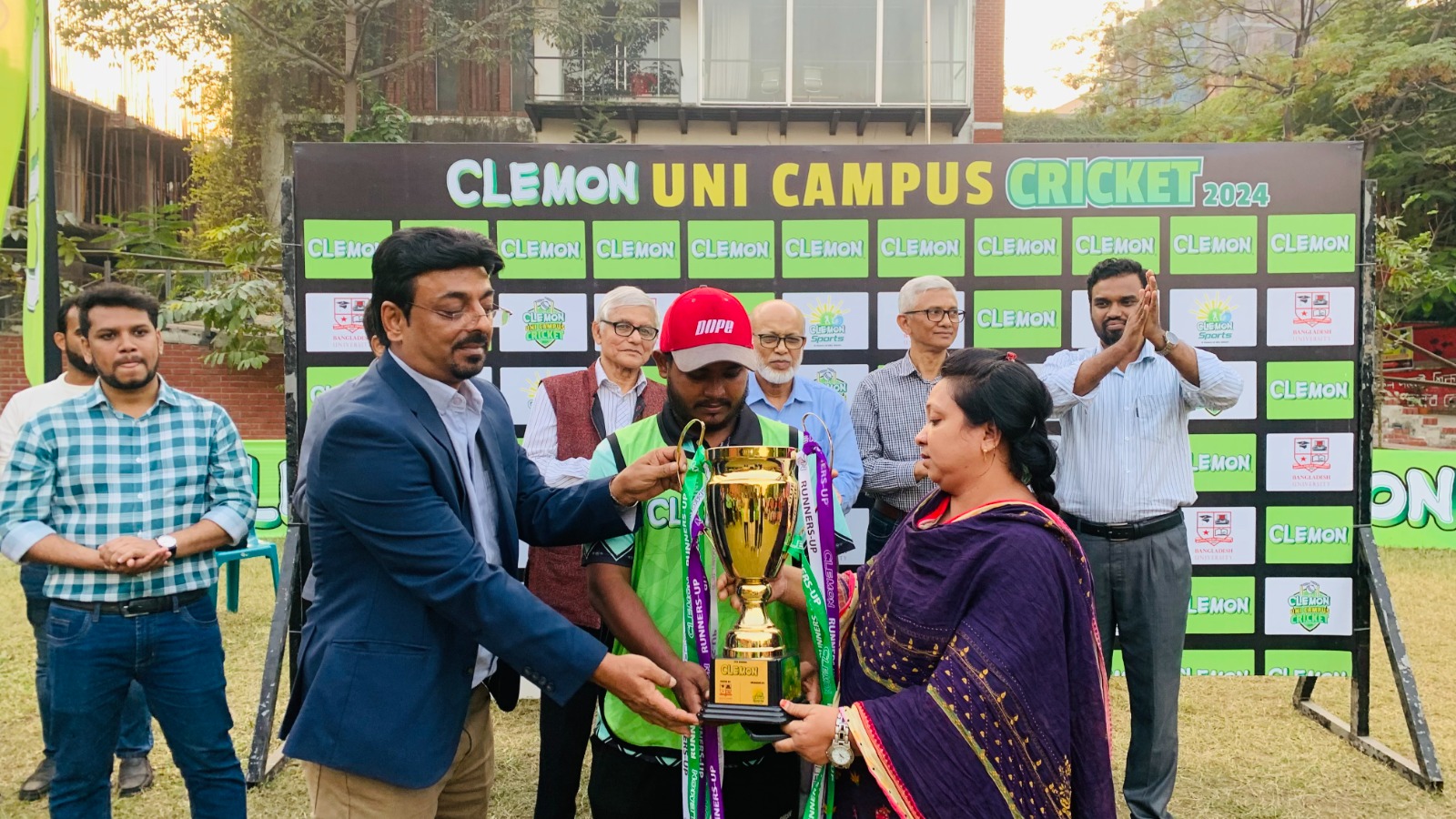 ক্লেমন ইউনি ক্যাম্পাস ক্রিকেটে চ্যাম্পিয়ন বাংলাদেশ ইউনিভার্সিটির ফার্মেসী বিভাগ