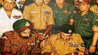 ভারতে সেনাপ্রধানের অফিস থেকে সরিয়ে ফেলা হয়েছে পাকিস্তান বাহিনীর আত্মসমর্পণের ঐতিহাসিক ছবিটি সরিয়ে লাগানো হয়েছে নতুন ছবি