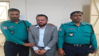 বিনিয়োগের প্রলোভন দেখিয়ে আড়াই কোটি টাকা হাতিয়ে নেয়া এক পেশাদার প্রতারককে গ্রেফতার করেছে বিমানবন্দর থানা পুলিশ