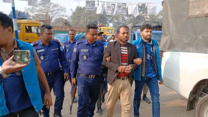 ঘুষ নিতে গিয়ে ধরা খেলেন ঠাকুরগাঁও আঞ্চলিক পাসপোর্ট অফিসের কর্মকর্তা !