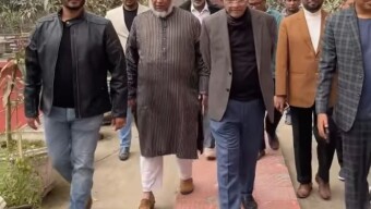 শৈশবের বন্ধুদের প্রিয় কবিতা শোনালেন মির্জা ফখরুল ইসলাম আলমগীর