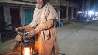 গ্রাম বাংলার বিদ্যুৎবিহীন কালের ঐতিহ্যের একমাত্র হারিকেন এখন বিলুপ্তির পথে