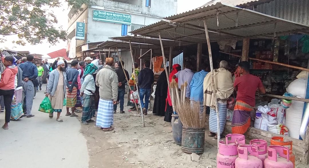 তিতাসে প্রবাসীর দোকান দখলের অভিযোগ : থানায় সাধারণ ডায়েরি