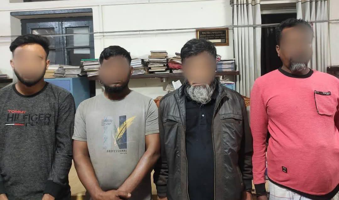 চকবাজারে পলিথিন কারখানায় পরিবেশ অধিদপ্তরের অভিযান চলাকালে হামলার ঘটনায় ছয়জনকে গ্রেফতার করেছে ডিএমপি