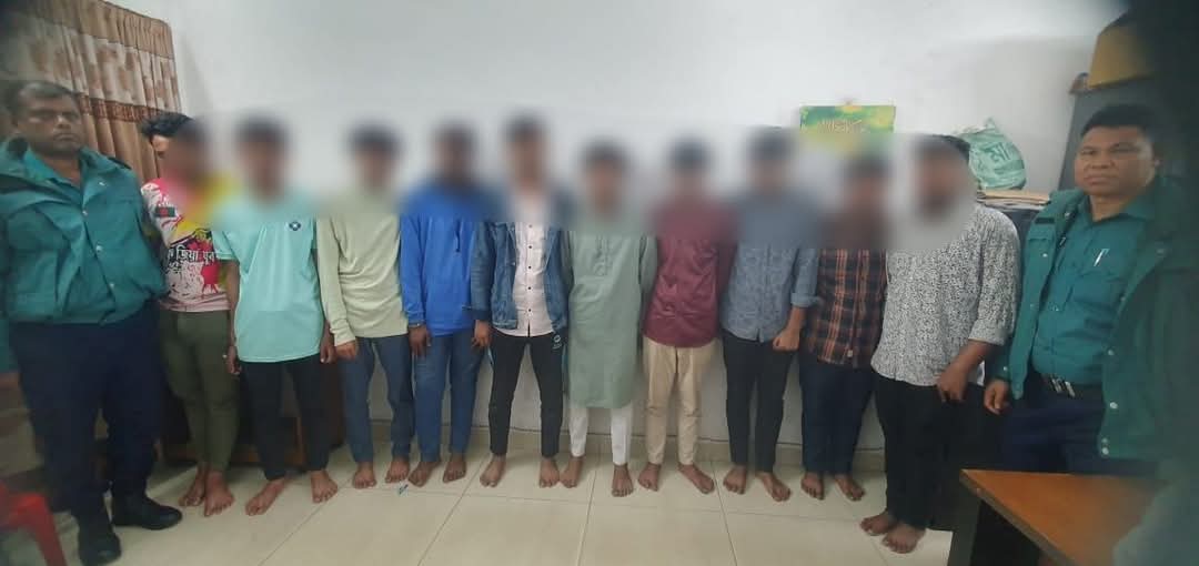 সিএমপি’র সদরঘাট থানা কর্তৃক নিষিদ্ধ ঘোষিত সংগঠনের ১০ জন গ্রেফতার