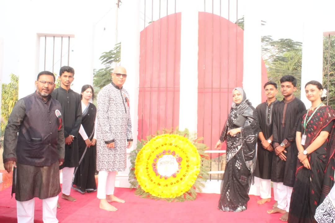 শহীদ লেফটেন্যান্ট তানজিম ক্যান্টনমেন্ট পাবলিক স্কুল ও কলেজ প্রাঙ্গণে শহীদ মিনারে শ্রদ্ধা নিবেদন