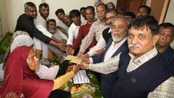 গণঅভ্যুত্থানে নিহত দুই শহীদ শ্রমিক পরিবারের পাশে শ্রমিক দল