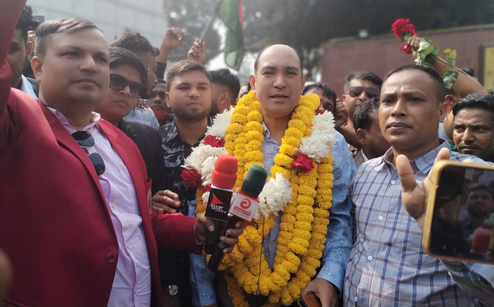 দেশে ফিরলেন প্রবাসী বিএনপি নেতা শহীদুজ্জামান কাকন