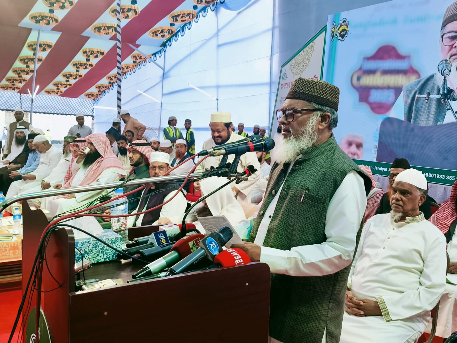 বৃহত্তর স্বার্থে মুসলমানদেরকে কুরআন ও সুন্নাহর ছায়াতলে ঐক্যবদ্ধ হতে হবে-ধর্ম উপদেষ্টা