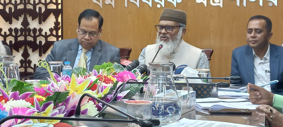 হজ সেবাদানকারী কোম্পানির সাথে ১৪ ফেব্রুয়ারির মধ্যেই সকল চুক্তি স্বাক্ষর করতে হবে-ধর্ম উপদেষ্টা