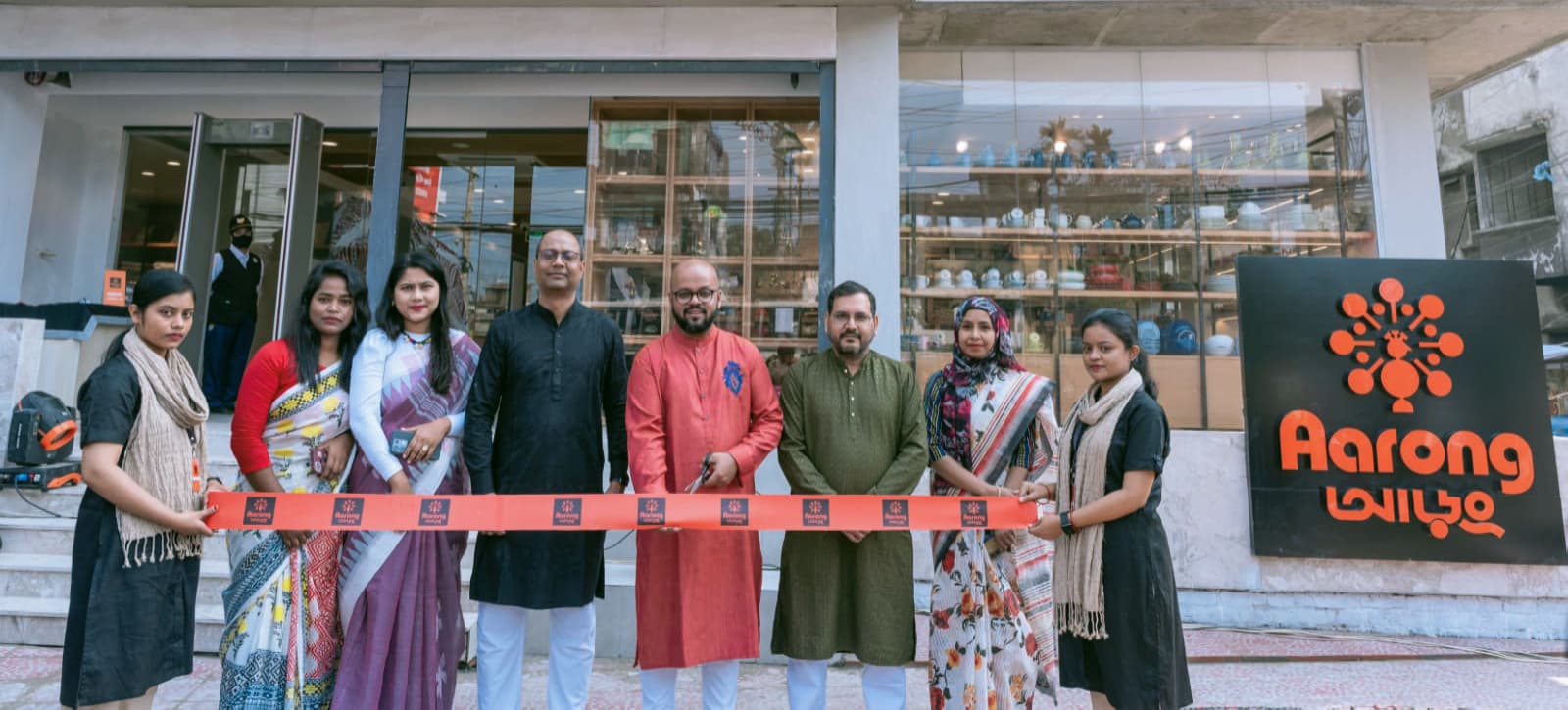 নোয়াখালীতে সিগনেচার ব্র্যান্ড এবং ক্যাফে সহ আড়ং এর ৩০তম আউটলেট উদ্বোধন