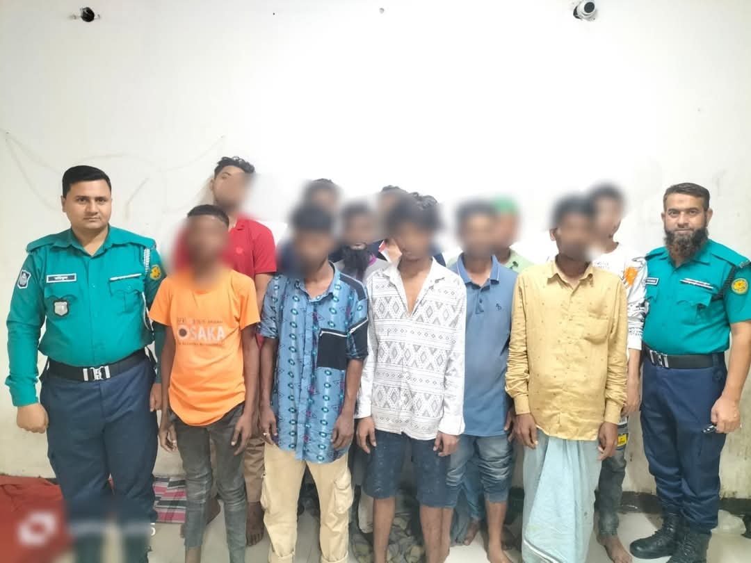 বিশেষ অভিযানে মাদক কারবারিসহ বিভিন্ন অপরাধে জড়িত ১১ জনকে গ্রেফতার করেছে মোহাম্মদপুর থানা পুলিশ