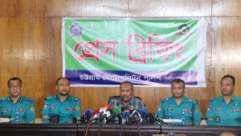 সিএমপি’র বিশেষ টিম কর্তৃক চট্টগ্রামের অস্ত্রধারী শীর্ষ সন্ত্রাসী ছোট সাজ্জাদ গ্রেফতার