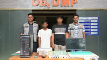 ৩৮ লক্ষাধিক টাকা ও ৭৭,১০০ ভারতীয় রুপির জাল নোট এবং জাল নোট তৈরির বিভিন্ন সরঞ্জাম উদ্ধারসহ দুইজনকে গ্রেফতার করেছে ডিবি