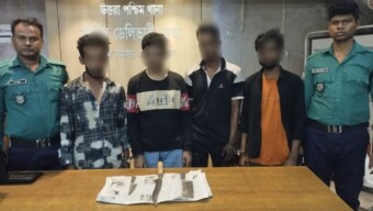 দেশীয় অস্ত্রসহ সংঘবদ্ধ ডাকাত দলের চার সদস্যকে গ্রেফতার করেছে উত্তরা পশ্চিম থানা পুলিশ