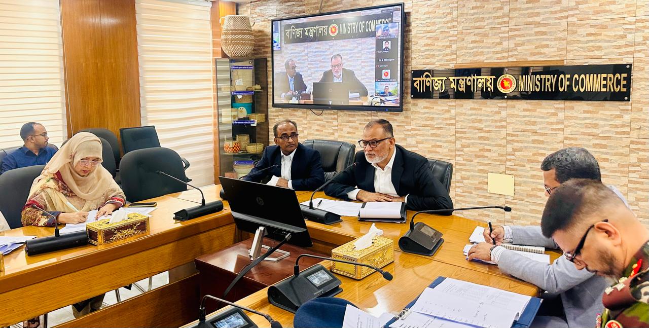 বুধবার হতে ৬৪ জেলায় ট্রাকসেলে টিসিবির পণ্য বিক্রি শুরু হবে : বাণিজ্য উপদেষ্টা