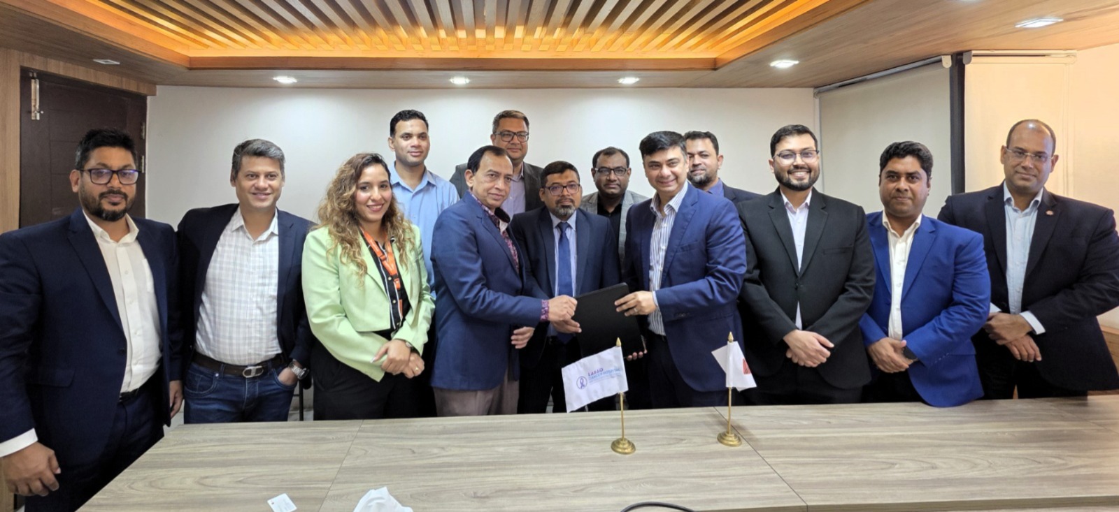 ডিজিটাল সমাধান প্রদানে ল্যাবএইড ক্যান্সার হাসপাতালের সাথে বাংলালিংকের চুক্তি স্বাক্ষর