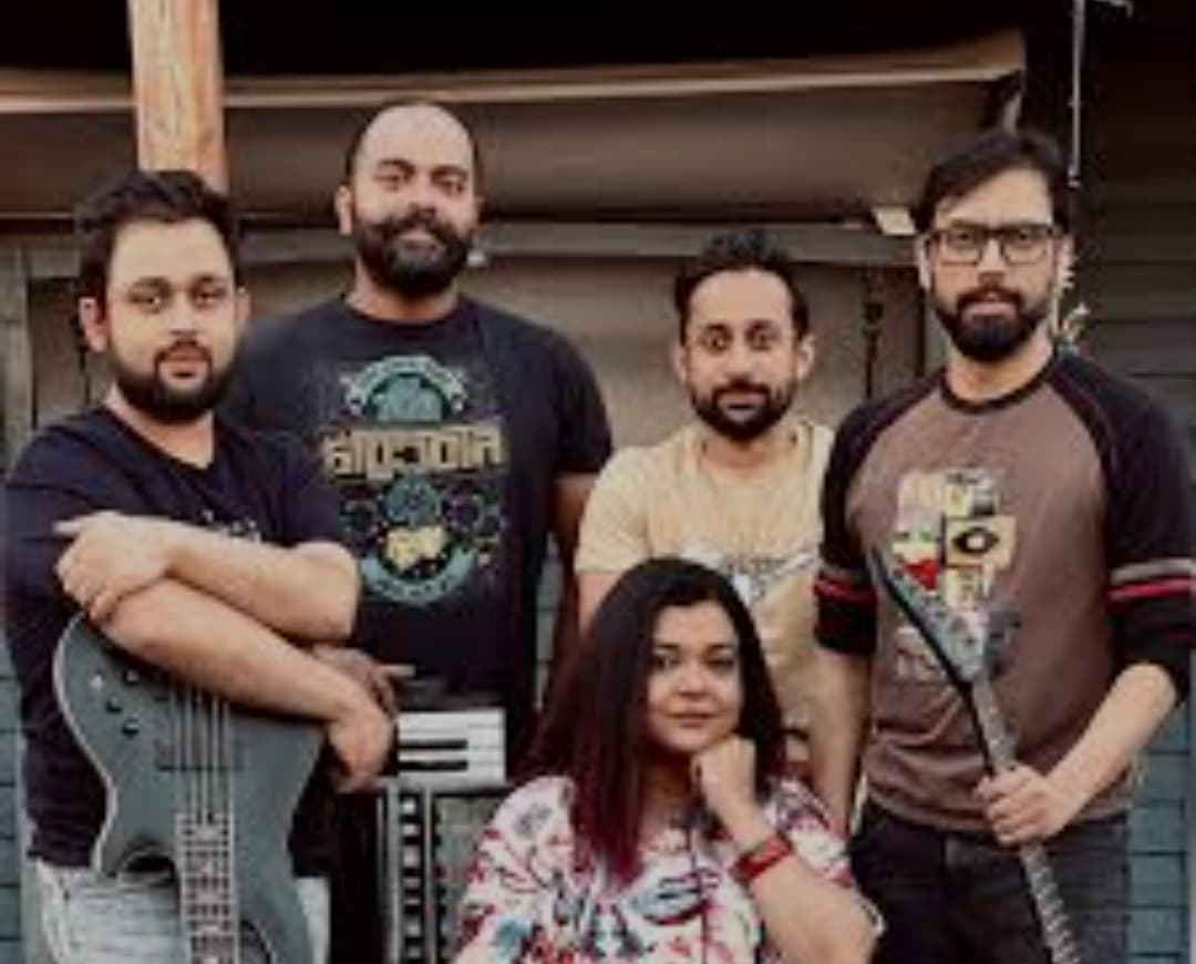 অপার্থিব ব্যান্ডের প্রথম অ্যালবাম ‘আবছা নীল কণা’ মুক্তি পাচ্ছে আগামী ২৮ মার্চ