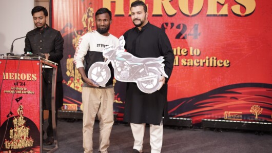 স্বাধীনতা দিবসে ’হিরোস অফ ২৪‘ দের মাঝে ঈদ উপহার বিতরণ করলো সেফটি নেটওয়ার্ক বাংলাদেশ