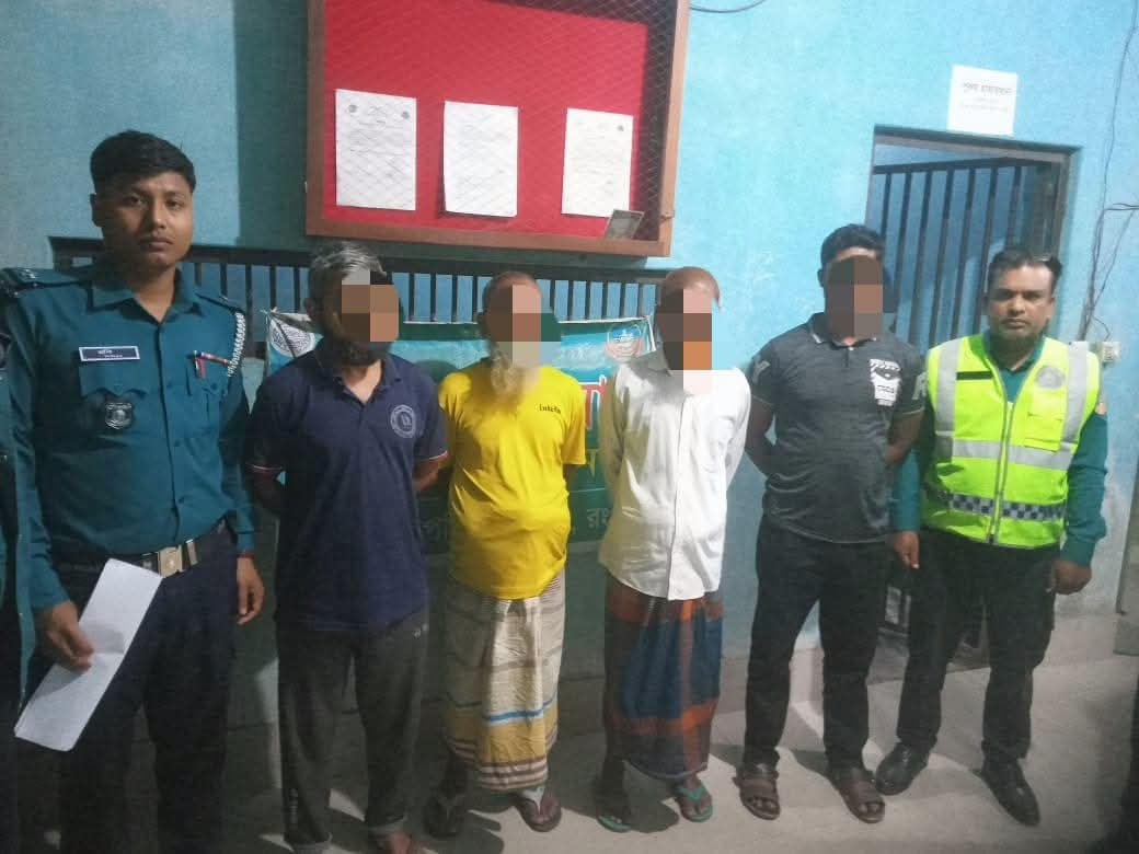 রংপুর মেট্রোপলিটন পুলিশ, হারাগাছ থানার অভিযানে ওয়ারেন্ট মূলে গ্রেপ্তার ০৪ জন