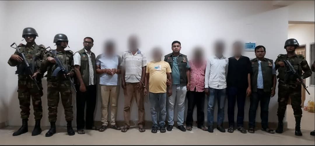 ডিবি ও সেনাবাহিনীর যৌথ অভিযানে রংপুর মডার্ন মোড় বাসস্ট্যান্ড হতে সড়ক পরিবহনের সাথে জড়িত ০৬ চাঁদাবাজ গ্রেফতার