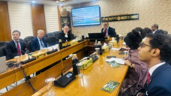 ফিনল্যান্ডের ব্যবসায়ীদের নবায়নযোগ্য জ্বালানি খাতে বিনিয়োগের আহবান বাণিজ্য উপদেষ্টার