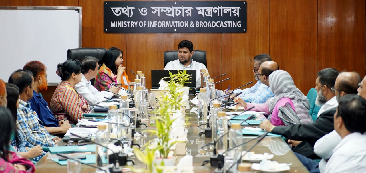 স্থানীয়ভাবে গুজব ও অপতথ্য মোকাবিলায় জেলা তথ্য অফিসসমূহকে কাজ করতে হবে : তথ্য ও সম্প্রচার উপদেষ্টা