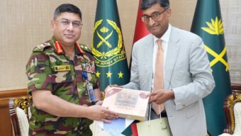 সেনাপ্রধানের সাথে কানাডার ইন্দো-প্যাসিফিক বাণিজ্য প্রতিনিধি মি. পল থোপিল এর সৌজন্য সাক্ষাৎ