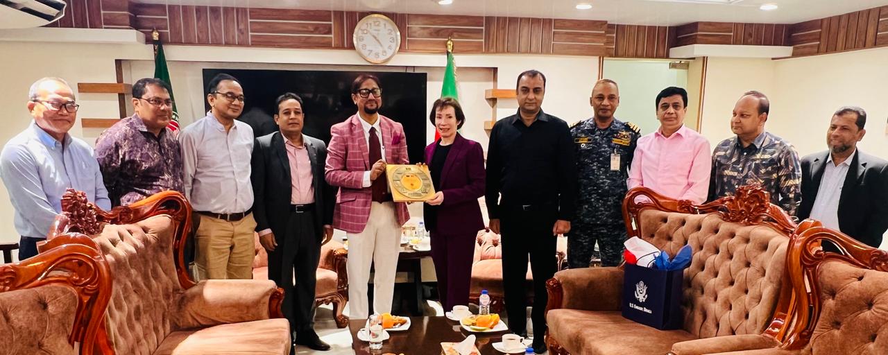 চট্টগ্রাম সিটি মেয়রের সাথে যুক্তরাষ্ট্রের চার্জ দ্য অ‍্যাফেয়ার্সের সৌজন্য সাক্ষাৎ