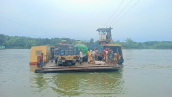 ৫ দিন পর চালু হলো কাপ্তাইয়ের চন্দ্রঘোনা-রাইখালী নৌ রুটে ফেরি চলাচল