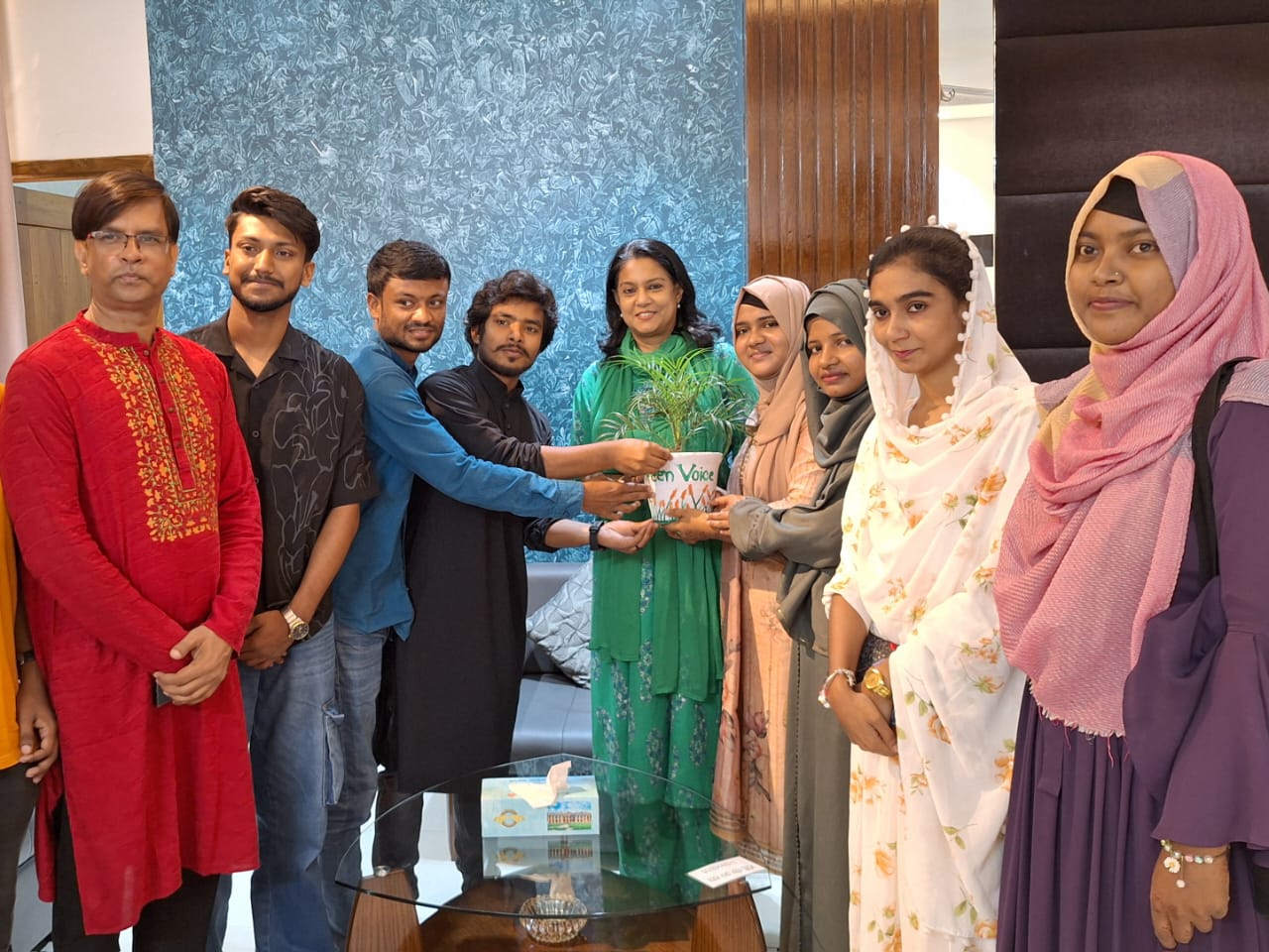 পলিথিনের বিকল্প হিসেবে কাপড় ও পাটের ব্যাগ ব্যবহারের অভ্যাস গড়ে তুলতে হবে- পরিবেশ উপদেষ্টা সৈয়দা রিজওয়ানা হাসান