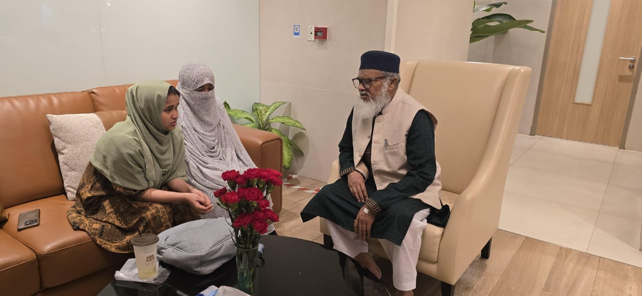 জুলাইবিপ্লবী শহিদ হাসানকে দেখতে হাসপাতালে ধর্ম উপদেষ্টা