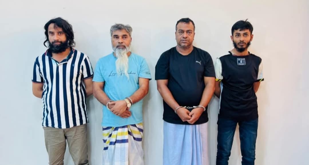 বাংলাদেশ সেনাবাহিনীর অভিযানে শীর্ষ সন্ত্রাসী সুব্রত বাইন ও মোল্লা মাসুদসহ গ্রেফতার ৪