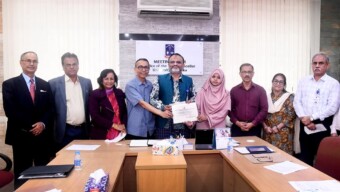 ‘ঢাবি অর্থনীতি ১৯৭৬ স্মৃতি বৃত্তি’পেলেন দু’জন মেধাবী শিক্ষার্থী