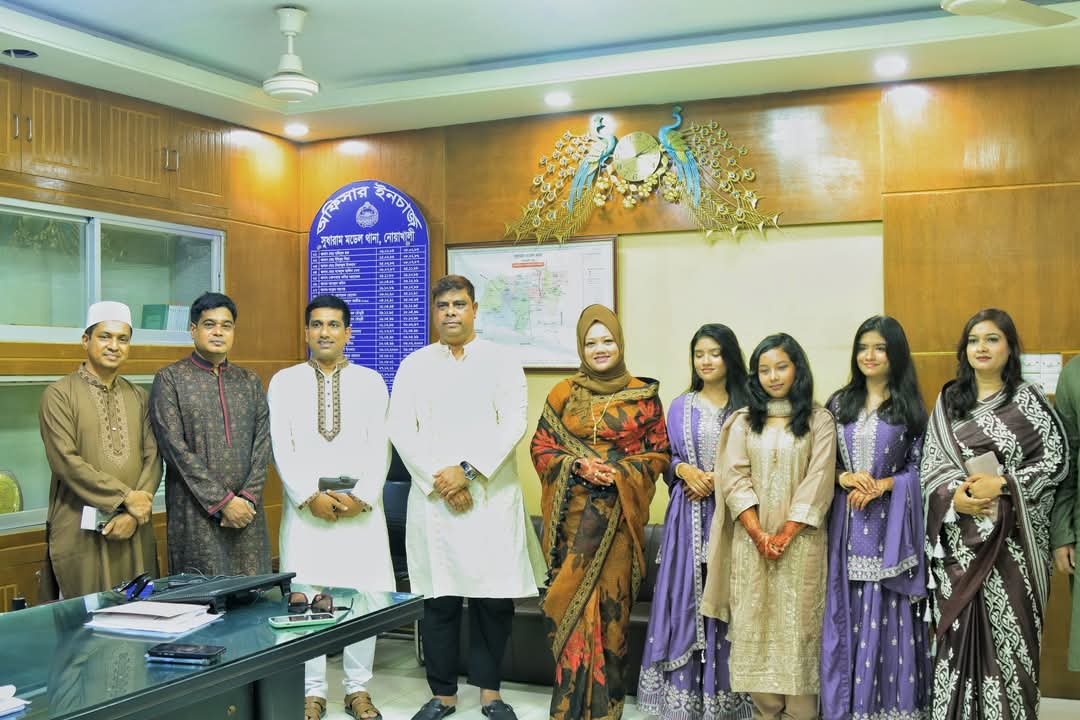পবিত্র ঈদুল আযহা উপলক্ষে পুলিশ সুপার, নোয়াখালীর নিরাপত্তা তদারকি ও পুলিশ সদস্যদের সঙ্গে কুশল বিনিময়