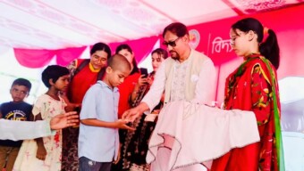 পথশিশু ও ছিন্নমূল মানুষের সাথে কুরবানি উৎসবে মেতেছে নগরবাসী!