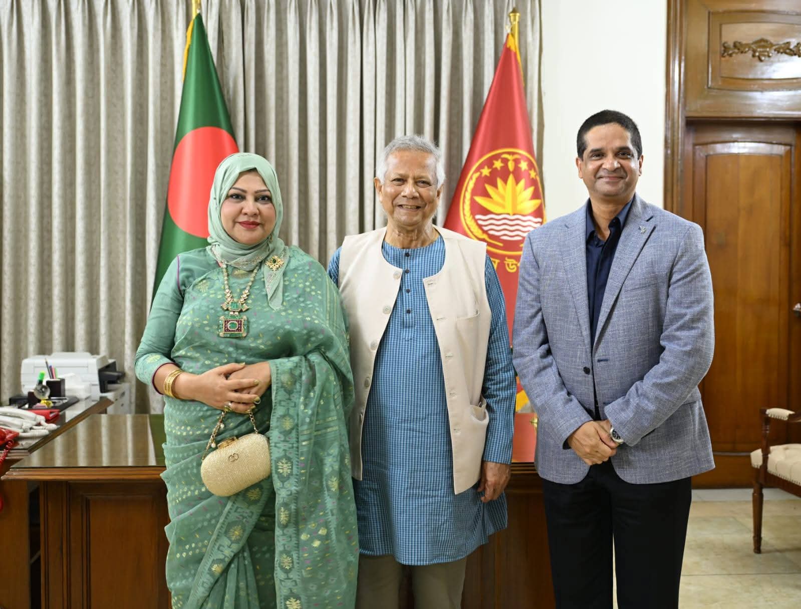 মাননীয় প্রধান উপদেষ্টার সাথে বিমান বাহিনী প্রধানের সস্ত্রীক সৌজন্য সাক্ষাৎ