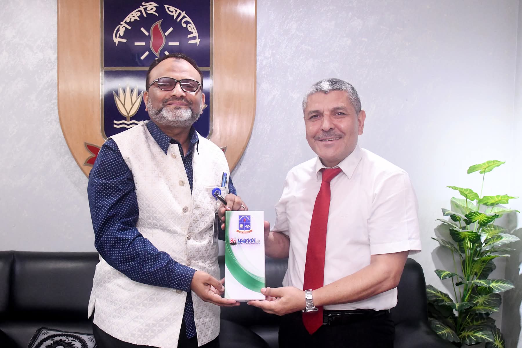 ঢাবি উপাচার্যের সঙ্গে তুরস্কের অধ্যাপকের সাক্ষাৎ