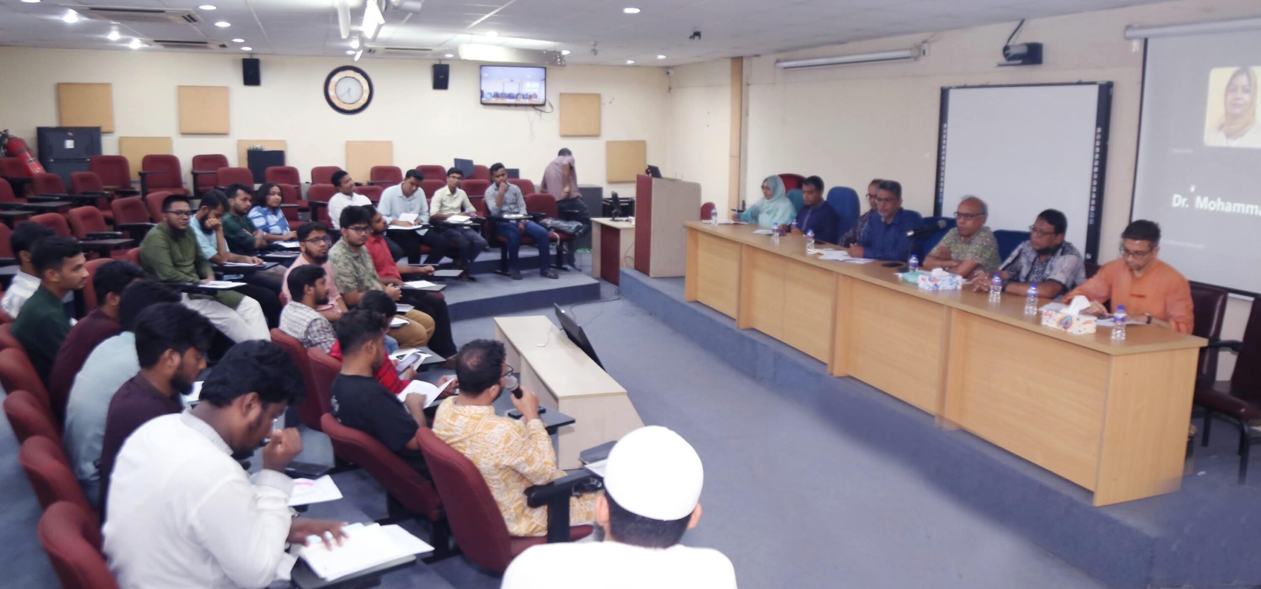 ডাকসু ও হল সংসদ নির্বাচন-২০২৫:রিটার্নিং কর্মকর্তাদের সঙ্গে ছাত্রসংগঠনগুলোর বৈঠক অনুষ্ঠিত