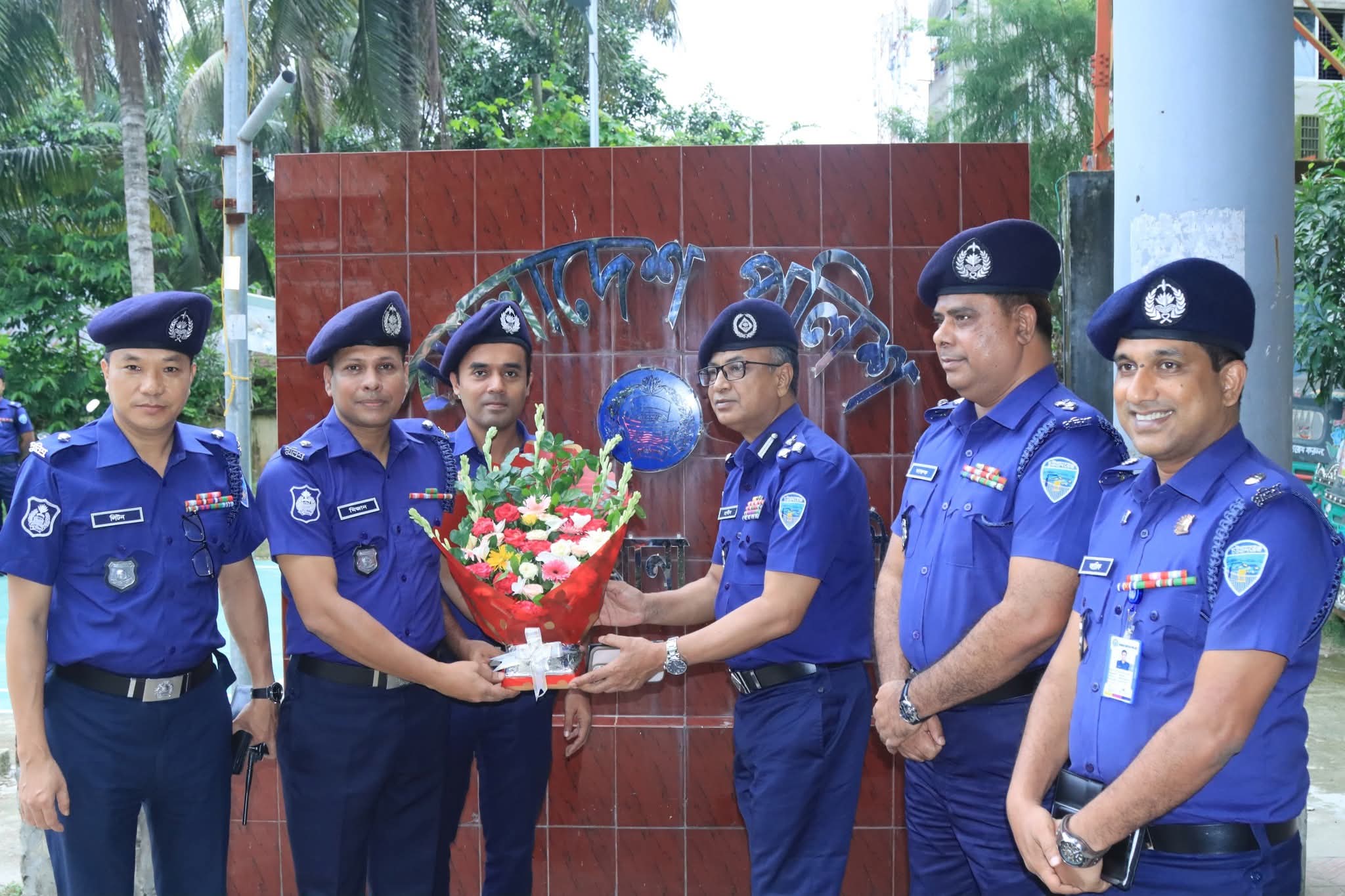 চট্টগ্রাম রেঞ্জ ডিআইজি মহোদয়ের সেনবাগ থানা আকস্মিক পরিদর্শন