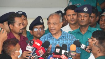 ডিএমপির যাত্রাবাড়ী থানা পরিদর্শন করলেন স্বরাষ্ট্র উপদেষ্টা