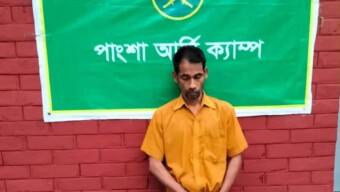 রাজবাড়ীতে মাদক ও দেশীয় অস্ত্র সহ একজনকে গ্রেপ্তার করেছে সেনাবাহিনী