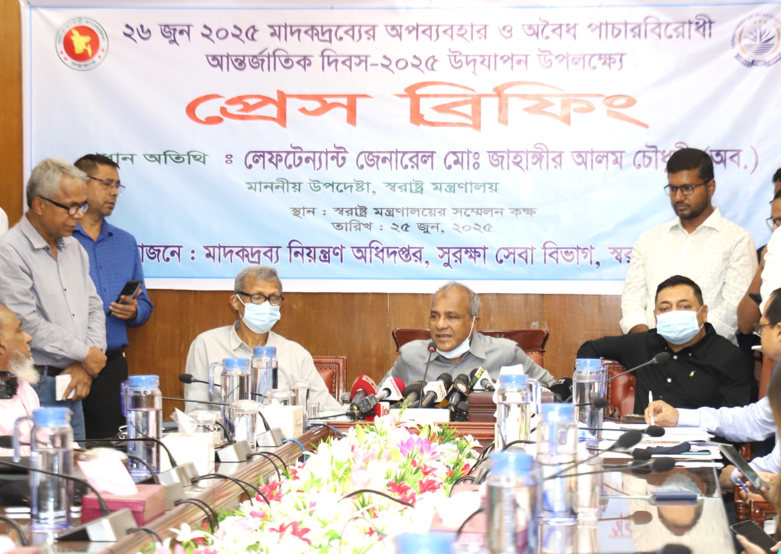 মাদক নির্মূলে সবার আগে গডফাদারদের ধরতে হবে- স্বরাষ্ট্র উপদেষ্টা