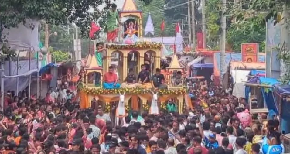 গাজীপুরে শতাব্দী প্রাচীন শ্রী শ্রী মাণিক্য মাধবের রথযাত্রা ও রথমেলা শুরু