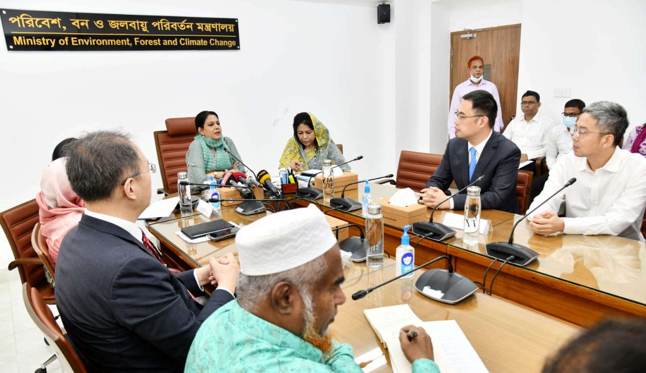 বায়ুদূষণ নিয়ন্ত্রণে ও চীনা বিশেষজ্ঞদের সাথে পরিবেশ উপদেষ্টার বৈঠক: