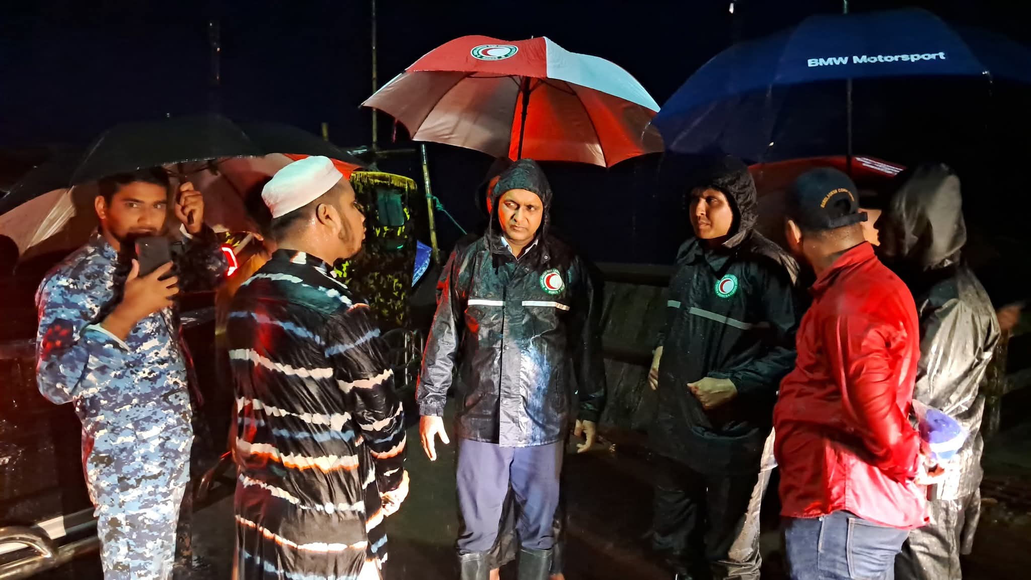 কক্সবাজার জেলা প্রশাসক টেকনাফ উপজেলায় অতিবৃষ্টির দরুন ক্ষতিগ্রস্ত এলাকা পরিদর্শন করেন