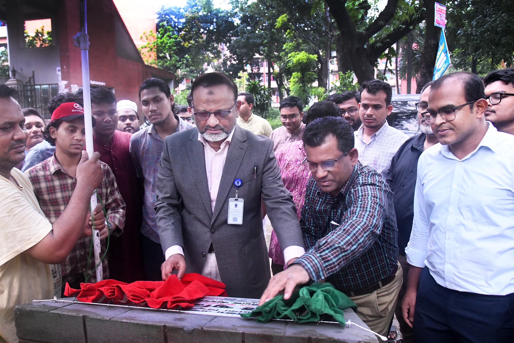ঢাকা বিশ্ববিদ্যালয়ে ২য় দিনে নানা আয়োজনে ঐতিহাসিক জুলাই গণ-অভ্যুত্থানের প্রথমবার্ষিকী উদযাপন