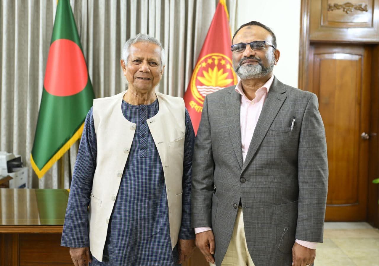 প্রধান উপদেষ্টার সঙ্গে ঢাবি উপাচার্যের সাক্ষাৎ