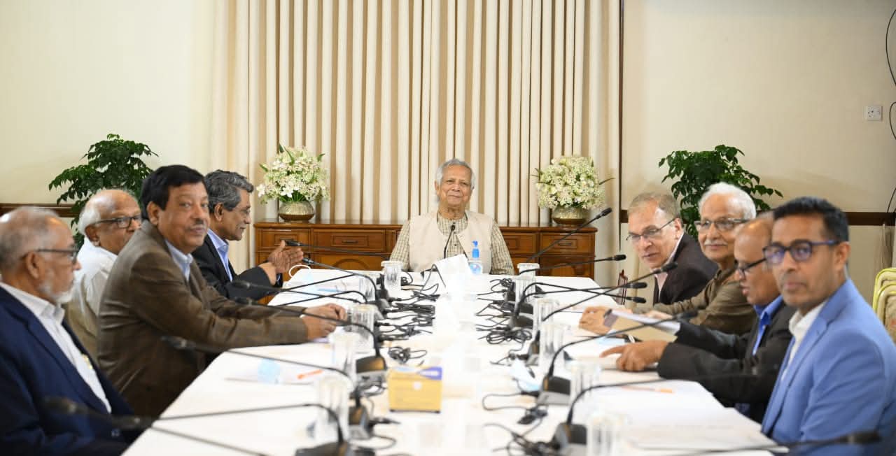 জুলাই সনদ তৈরির প্রক্রিয়া হতে হবে স্বচ্ছ ও দৃশ্যমান: ঐকমত্য কমিশনের বৈঠকে প্রধান উপদেষ্টা